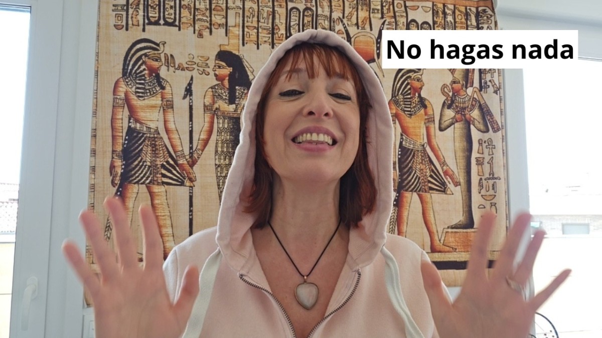 Sesión de Reiki Egipcio y envío de Reiki a distancia para relajación profunda, calma mental y confianza en el proceso.